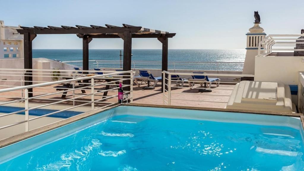 Refurbished Beachfront House, Pool, Ac, Wifi, Albufeira, Sea View Exteriör bild