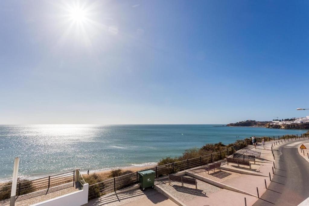 Refurbished Beachfront House, Pool, Ac, Wifi, Albufeira, Sea View Exteriör bild
