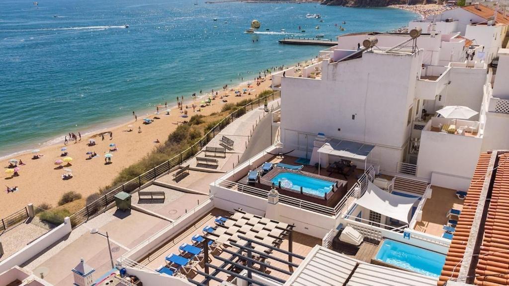 Refurbished Beachfront House, Pool, Ac, Wifi, Albufeira, Sea View Exteriör bild