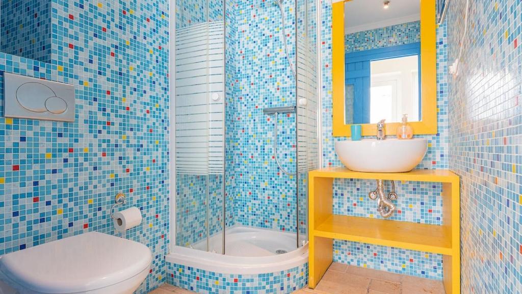 Refurbished Beachfront House, Pool, Ac, Wifi, Albufeira, Sea View Exteriör bild